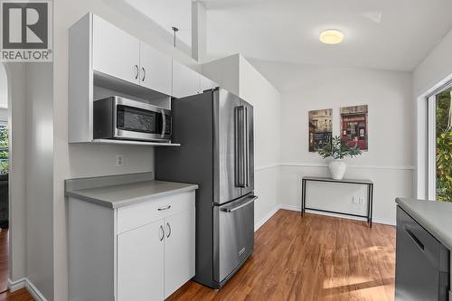 3334 Mcqueen Road, West Kelowna, BC - Indoor Photo Showing Kitchen
