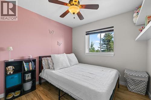 3334 Mcqueen Road, West Kelowna, BC - Indoor Photo Showing Bedroom
