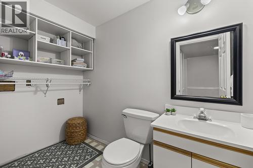 3334 Mcqueen Road, West Kelowna, BC - Indoor Photo Showing Bathroom