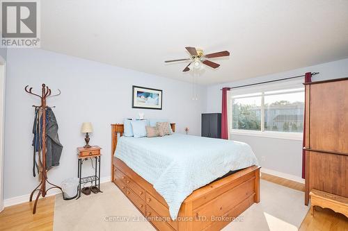 358 Antoinette Road, Fort Erie (Lakeshore), ON - Indoor Photo Showing Bedroom