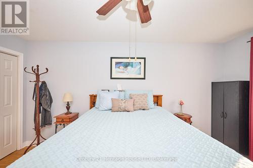 358 Antoinette Road, Fort Erie (Lakeshore), ON - Indoor Photo Showing Bedroom