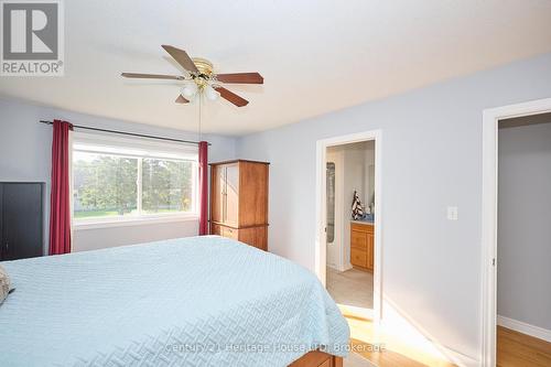 358 Antoinette Road, Fort Erie (Lakeshore), ON - Indoor Photo Showing Bedroom