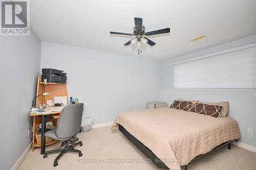 358 Antoinette Road, Fort Erie (Lakeshore), ON - Indoor Photo Showing Bedroom