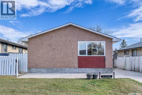 3205 33rd STREET W  Saskatoon, SK S7L 4R1