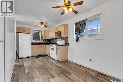 3205 33Rd Street W, Saskatoon, SK - Indoor Photo Showing Kitchen