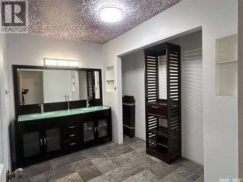 325 White Street, Bienfait, SK - Indoor Photo Showing Other Room