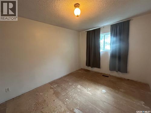 325 White Street, Bienfait, SK - Indoor Photo Showing Other Room