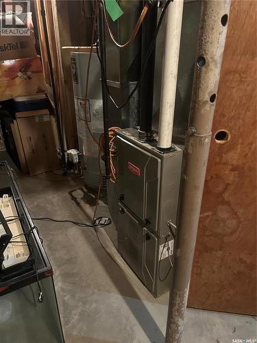 325 White Street, Bienfait, SK - Indoor Photo Showing Basement