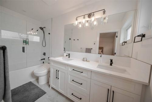 107 18Th Street, Cranbrook, BC - Indoor Photo Showing Bathroom