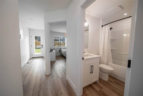 107 18Th Street, Cranbrook, BC - Indoor Photo Showing Bathroom