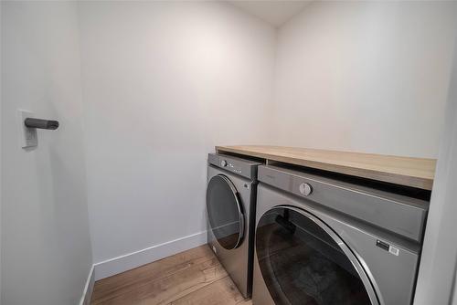 107 18Th Street, Cranbrook, BC - Indoor Photo Showing Laundry Room