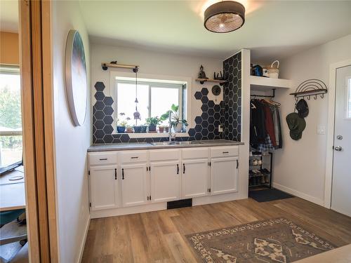 2205 Sparton Drive, Penticton, BC - Indoor