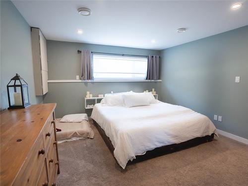 2205 Sparton Drive, Penticton, BC - Indoor Photo Showing Bedroom