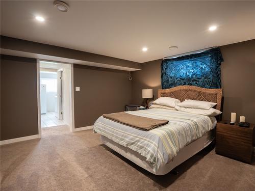 2205 Sparton Drive, Penticton, BC - Indoor Photo Showing Bedroom