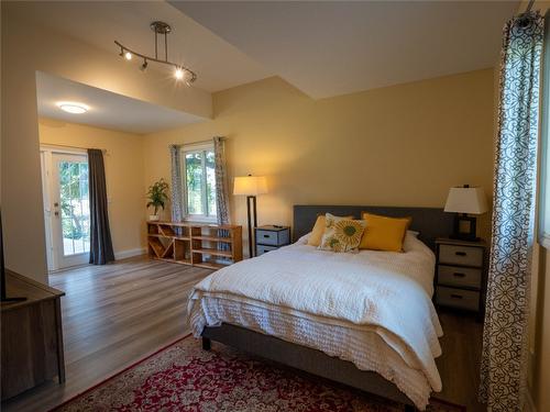 2205 Sparton Drive, Penticton, BC - Indoor Photo Showing Bedroom