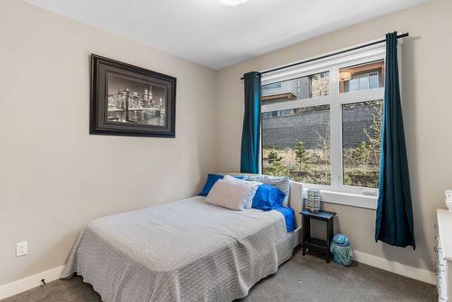 7-3220 Hilltown Drive, Kelowna, BC - Indoor Photo Showing Bedroom