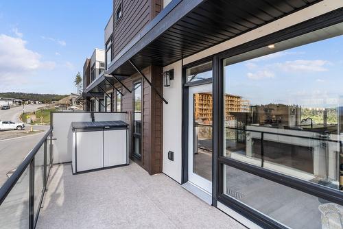 7-3220 Hilltown Drive, Kelowna, BC - Outdoor With Exterior