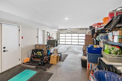 7-3220 Hilltown Drive, Kelowna, BC - Indoor