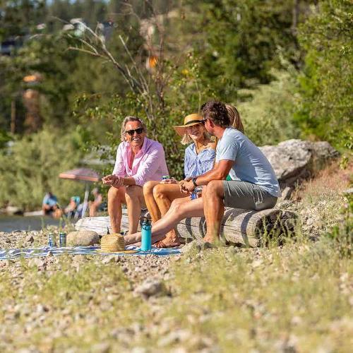 7-3220 Hilltown Drive, Kelowna, BC - Outdoor