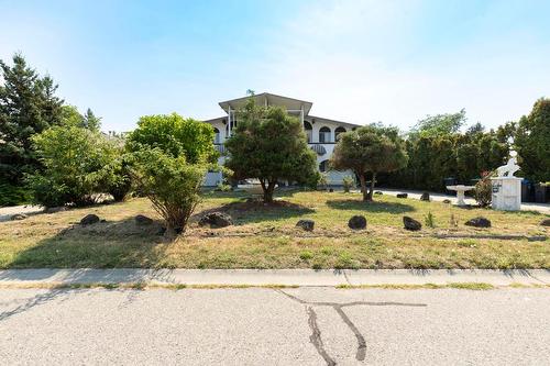 2295 Rhondda Court, Kelowna, BC - Outdoor