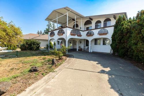 2295 Rhondda Court, Kelowna, BC - Outdoor With Facade