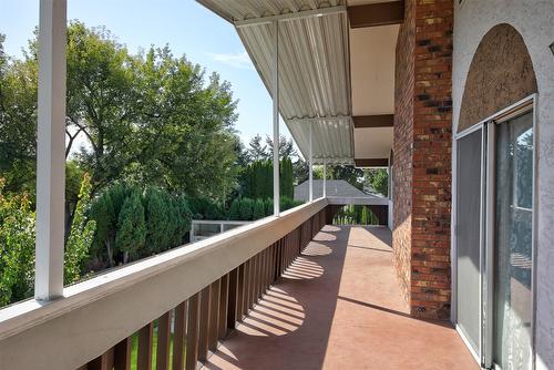 2295 Rhondda Court, Kelowna, BC - Outdoor With Exterior