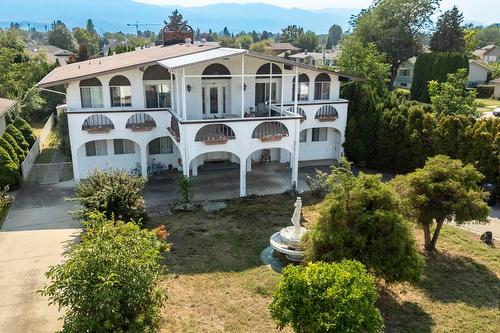 2295 Rhondda Court, Kelowna, BC - Outdoor