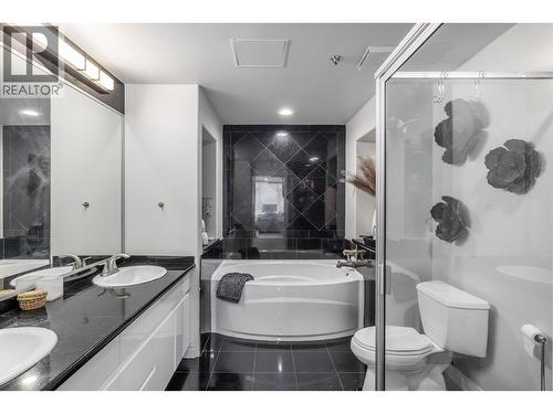 1152 Sunset Drive Unit# 1601, Kelowna, BC - Indoor Photo Showing Bathroom