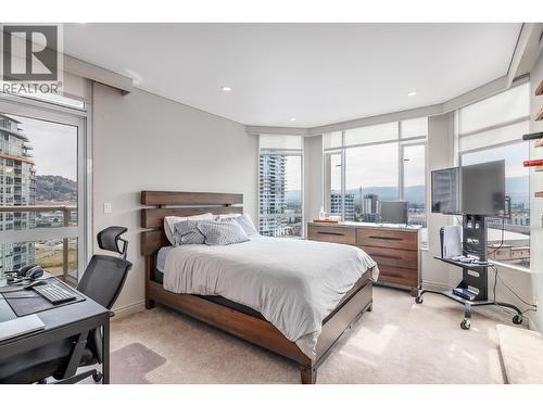 1152 Sunset Drive Unit# 1601, Kelowna, BC - Indoor Photo Showing Bedroom