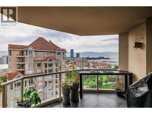 1152 Sunset Drive Unit# 1601, Kelowna, BC - Outdoor With Exterior