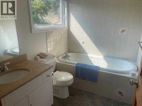 3450 Hardy Mountain Road, Grand Forks, BC - Indoor Photo Showing Bathroom