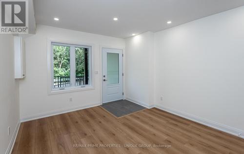 2 - 45 ASTORIA AVENUE , Toronto, Ontario M6N 2V6 5