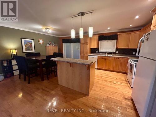 354 Seventeenth Avenue, Cochrane, ON - Indoor
