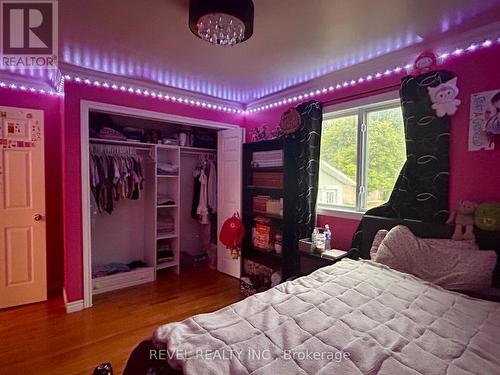 354 Seventeenth Avenue, Cochrane, ON - Indoor Photo Showing Bedroom