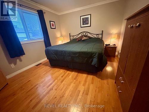 354 Seventeenth Avenue, Cochrane, ON - Indoor Photo Showing Bedroom