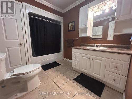 354 Seventeenth Avenue, Cochrane, ON - Indoor Photo Showing Bathroom