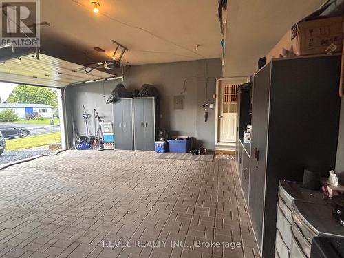 354 Seventeenth Avenue, Cochrane, ON - Indoor Photo Showing Garage