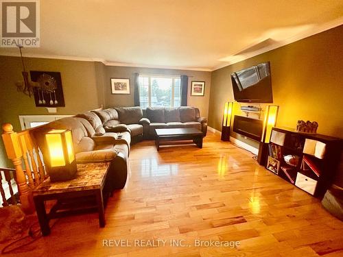 354 Seventeenth Avenue, Cochrane, ON - Indoor