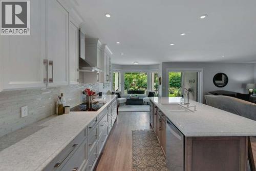 615 Glenmeadows Road Unit# 98, Kelowna, BC - Indoor Photo Showing Kitchen With Upgraded Kitchen