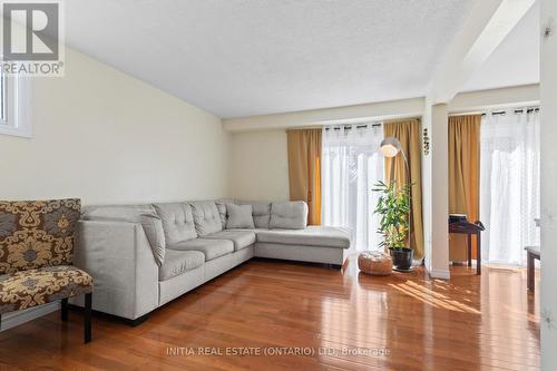 16 - 700 Osgoode Drive, London South (South Y), ON - Indoor Photo Showing Living Room