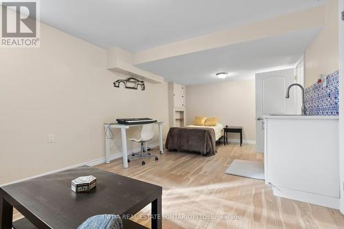 16 - 700 Osgoode Drive, London South (South Y), ON - Indoor