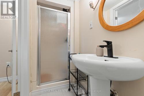 16 - 700 Osgoode Drive, London South (South Y), ON - Indoor Photo Showing Bathroom