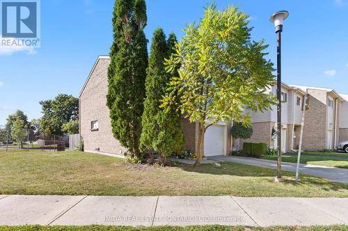 16 - 700 Osgoode Drive, London South (South Y), ON - Outdoor