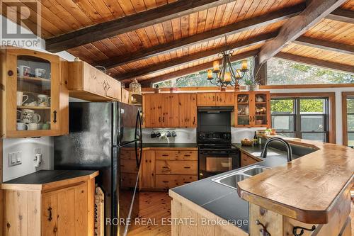 2858 Beach Avenue, Fort Erie (Ridgeway), ON - Indoor Photo Showing Kitchen With Double Sink