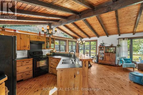2858 Beach Avenue, Fort Erie (Ridgeway), ON - Indoor Photo Showing Kitchen With Double Sink