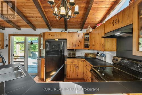 2858 Beach Avenue, Fort Erie (Ridgeway), ON - Indoor Photo Showing Kitchen With Double Sink