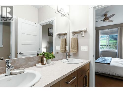 1769 Tower Ranch Drive, Kelowna, BC - Indoor Photo Showing Bathroom