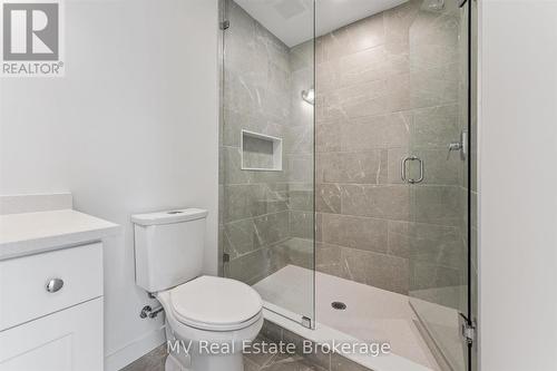 44 Fieldstone Lane Private, Centre Wellington (Elora/Salem), ON - Indoor Photo Showing Bathroom