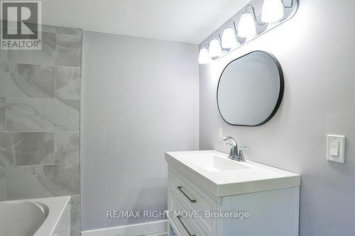 299 Mary Street, Orillia, ON - Indoor Photo Showing Bathroom