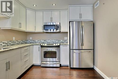 207 2300 Broad Street, Regina, SK - Indoor Photo Showing Kitchen
